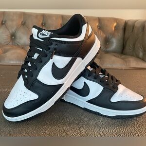 Nike Panda Dunks Lows Size 7.5 men’s/9.5 women’s Sneakers shoes Black White